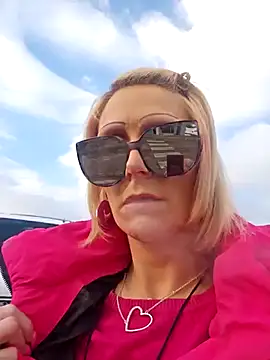 beautifulmee23 online show from February 23, 8:33 pm