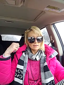 beautifulmee23 online show from March 7, 3:39 pm