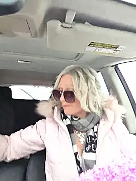 beautifulmee23 online show from January 7, 1:24 pm