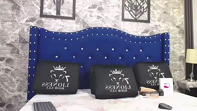 Snapshot of miha_sex91 chatting on November 22, 12:15 pm miha sex91 online show from November 22, 12:15 pm