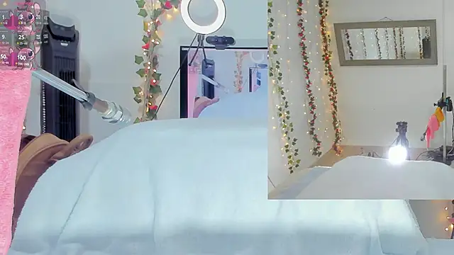 Genesis Love   online show from October 3, 9:28 am