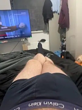 Snapshot of GrafterBen1 chatting on February 28, 12:22 am GrafterBen1 online show from February 28, 12:22 am