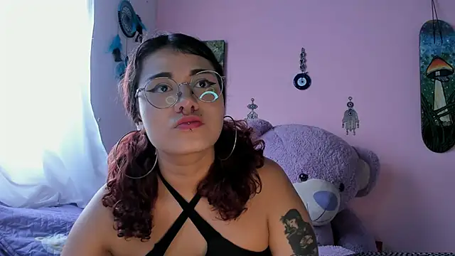 Maddy Jhonsson online show from May 21, 4:58 pm