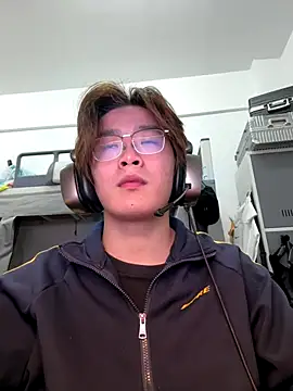 Snapshot of Anson0722 chatting on December 2, 7:36 am Anson0722 online show from December 2, 7:36 am