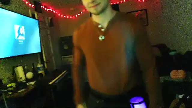 JCstrings online show from February 23, 8:39 am