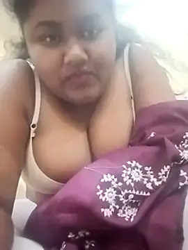 Snapshot of horny_diana chatting on March 6, 5:00 pm horny diana online show from March 6, 5:00 pm