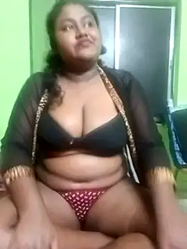 Snapshot of horny_diana chatting on March 7, 9:48 pm horny diana online show from March 7, 9:48 pm