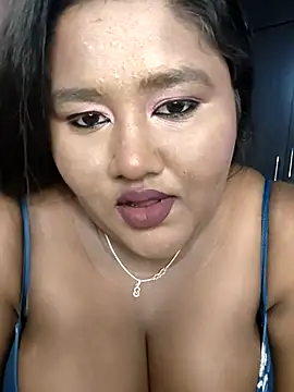 Snapshot of horny_diana chatting on June 22, 5:54 pm horny diana online show from June 22, 5:54 pm