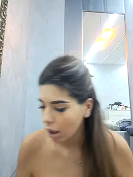 Bella Posh online show from October 28, 5:44 am