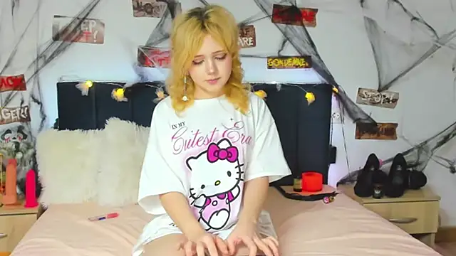 EmilyAngells online show from October 28, 10:41 am