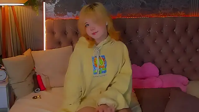 EmilyAngells online show from February 13, 6:53 am