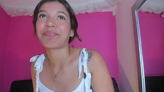 violett 24  online show from February 24, 2:15 pm