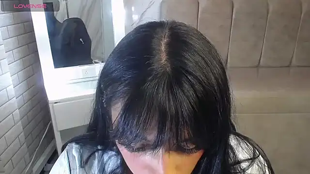 Isabella Collen v online show from April 9, 1:05 pm