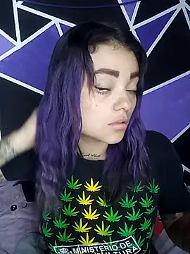 Snapshot of ChloeAllennn chatting on September 27, 2:22 pm ChloeAllennn online show from September 27, 2:22 pm