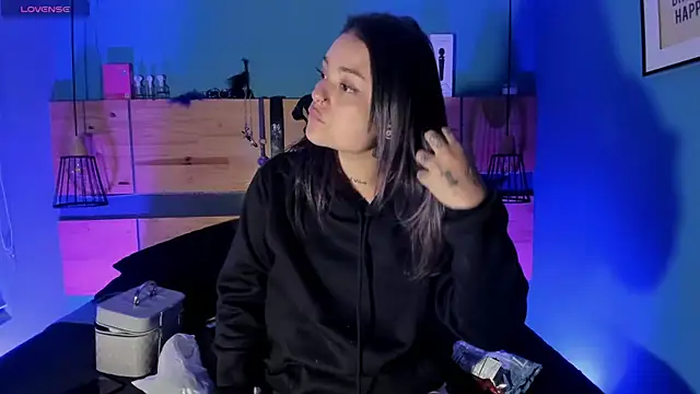 ChloeAllennn online show from March 3, 12:00 pm