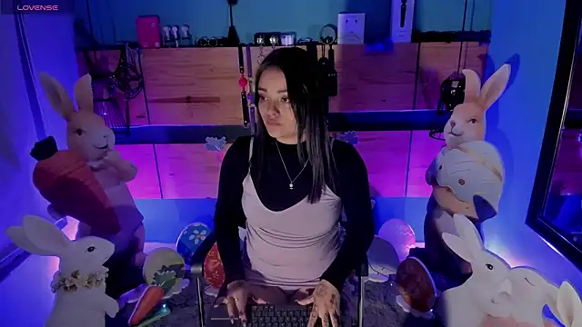 ChloeAllennn online show from April 2, 1:31 pm