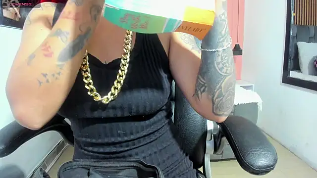 Snapshot of Georgina_Vega chatting on October 29, 7:43 am Georgina Vega online show from October 29, 7:43 am