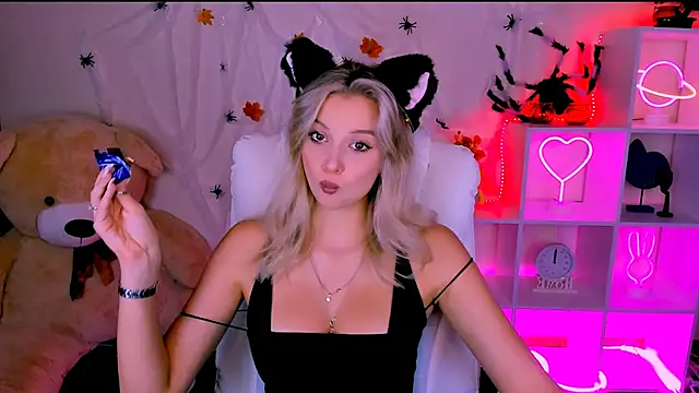 melissa richardson online show from October 17, 12:30 pm