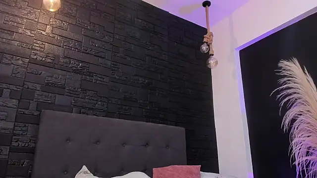 Maite Smith  online show from November 6, 1:23 pm