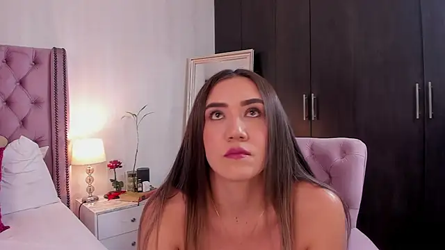 natashaleightt online show from March 24, 1:32 am