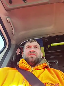 Snapshot of daniel21p chatting on February 28, 3:37 pm daniel21p online show from February 28, 3:37 pm