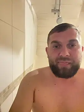 Snapshot of daniel21p chatting on March 14, 8:06 pm daniel21p online show from March 14, 8:06 pm