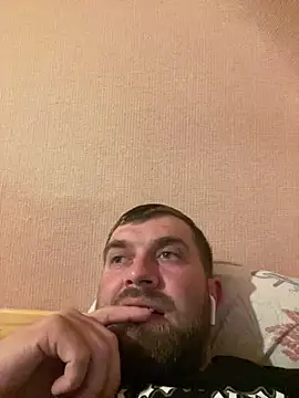 Snapshot of daniel21p chatting on March 19, 8:43 pm daniel21p online show from March 19, 8:43 pm