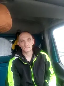 Snapshot of Machura chatting on November 25, 10:26 am Machura online show from November 25, 10:26 am