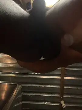 BttmGuy01 online show from October 18, 1:23 pm