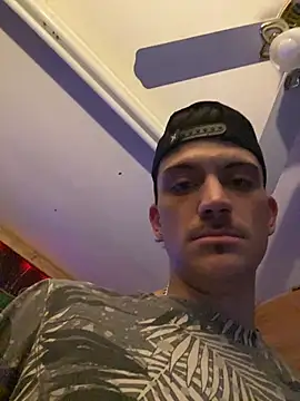 Snapshot of Polaroid_White chatting on November 7, 11:32 am Polaroid White online show from November 7, 11:32 am