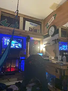 Snapshot of Polaroid_White chatting on November 18, 1:11 am Polaroid White online show from November 18, 1:11 am