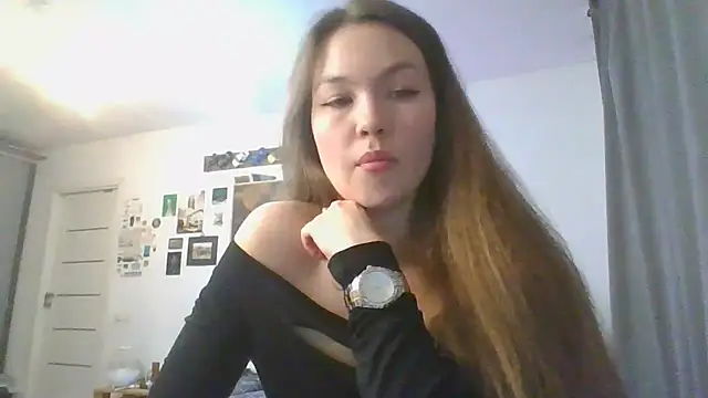 Glitter Doll online show from February 24, 8:36 pm
