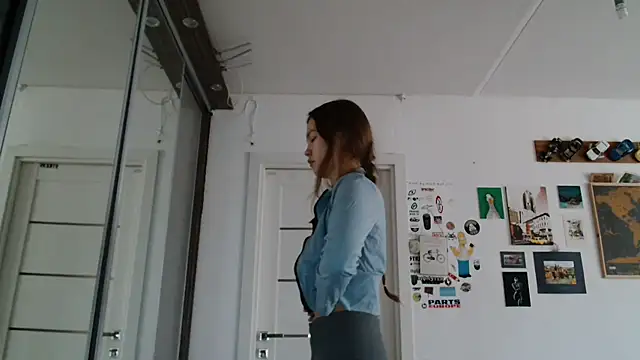 Glitter Doll online show from March 7, 10:24 am