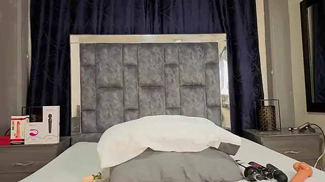 Effie cooper online show from October 11, 8:51 pm