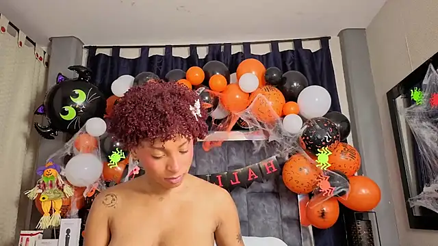 Effie cooper online show from October 18, 7:47 pm