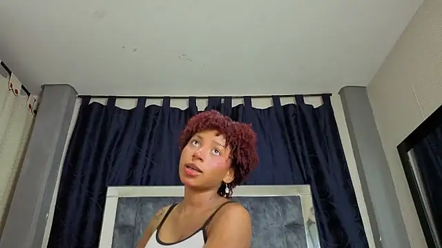 Effie cooper online show from November 10, 8:30 pm