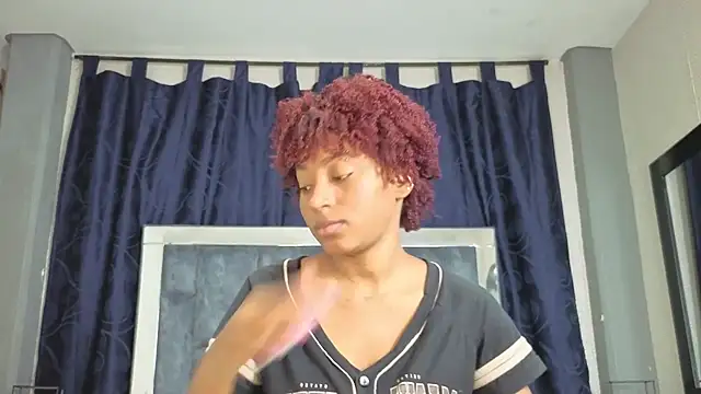 Effie cooper online show from November 14, 8:07 pm