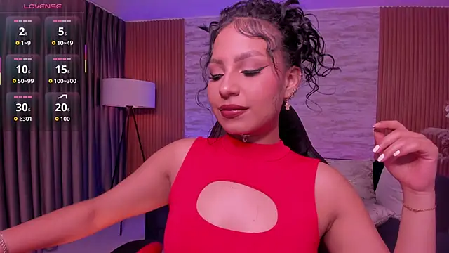 hannah thomson  online show from October 29, 4:37 am