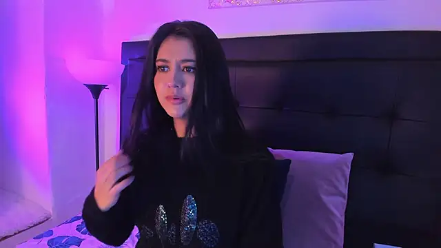 Snapshot of Madyson18 chatting on September 20, 12:28 pm Madyson18 online show from September 20, 12:28 pm