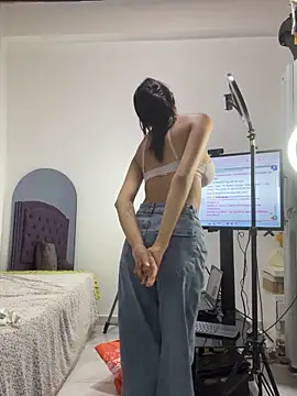 skinny hailey1 online show from February 8, 3:43 am