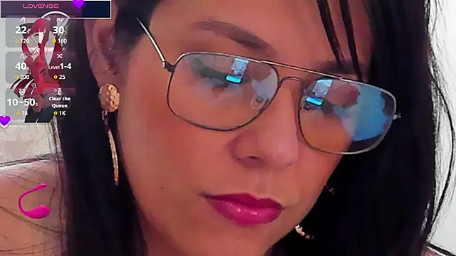 Snapshot of isabellarous- chatting on June 13, 7:45 pm isabellarous- online show from June 13, 7:45 pm