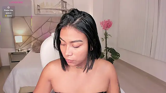 Ivyy Moon  online show from December 16, 1:21 am