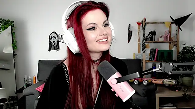 Snapshot of Della_Ideal chatting on October 19, 11:11 am Della Ideal online show from October 19, 11:11 am