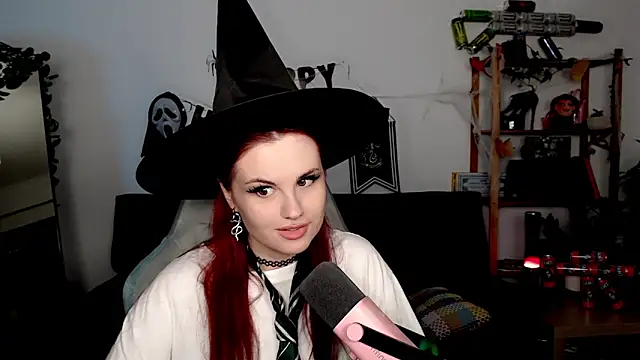 Snapshot of Della_Ideal chatting on November 2, 4:42 pm Della Ideal online show from November 2, 4:42 pm