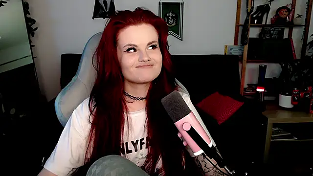 Snapshot of Della_Ideal chatting on November 12, 5:35 pm Della Ideal online show from November 12, 5:35 pm