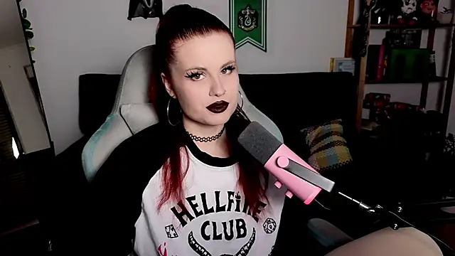 Snapshot of Della_Ideal chatting on November 30, 6:12 pm Della Ideal online show from November 30, 6:12 pm