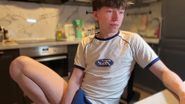 Snapshot of tommy_colson chatting on November 3, 3:35 pm tommy colson online show from November 3, 3:35 pm