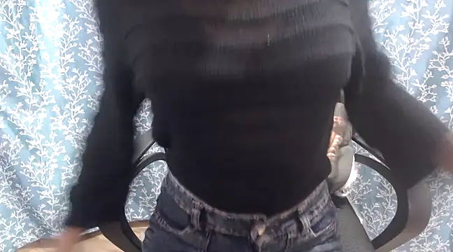 Snapshot of Reena600 chatting on March 7, 4:11 pm Reena600 online show from March 7, 4:11 pm