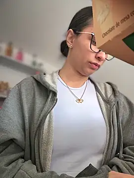 Soy Sara7 online show from October 16, 4:30 pm