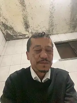 rogerdik76 online show from March 4, 5:57 am